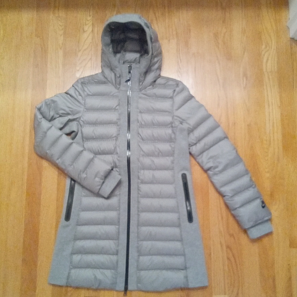 NIKE Tech Fleece Aeroloft Parka Jacket Small